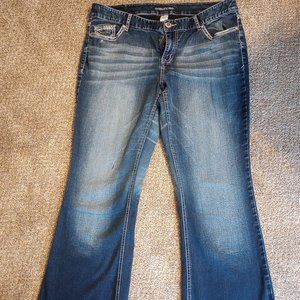 Women's size 16 reg plus size medium tone Maurice jeans